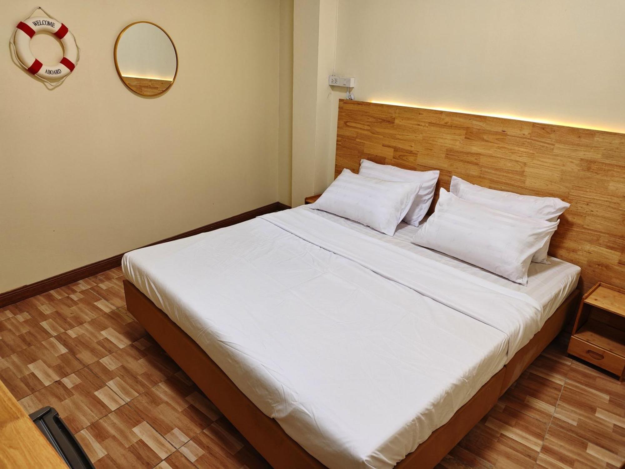 Hotel Latitude 13 & Breakfast 2*