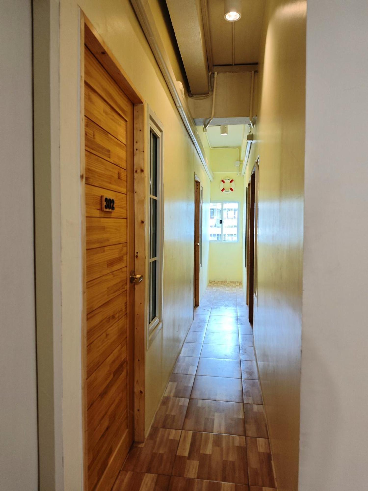 Latitude 13 & Breakfast Hotel