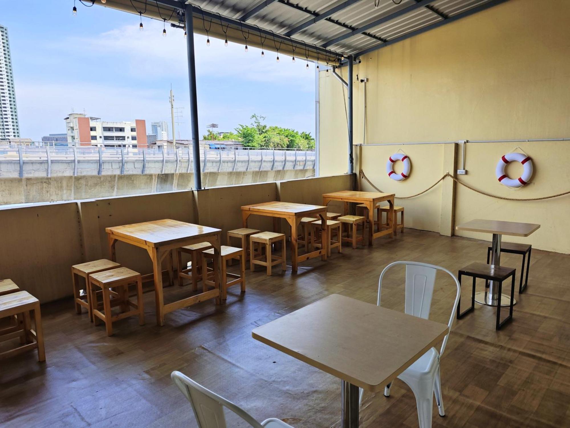 Hotel Latitude 13 & Breakfast