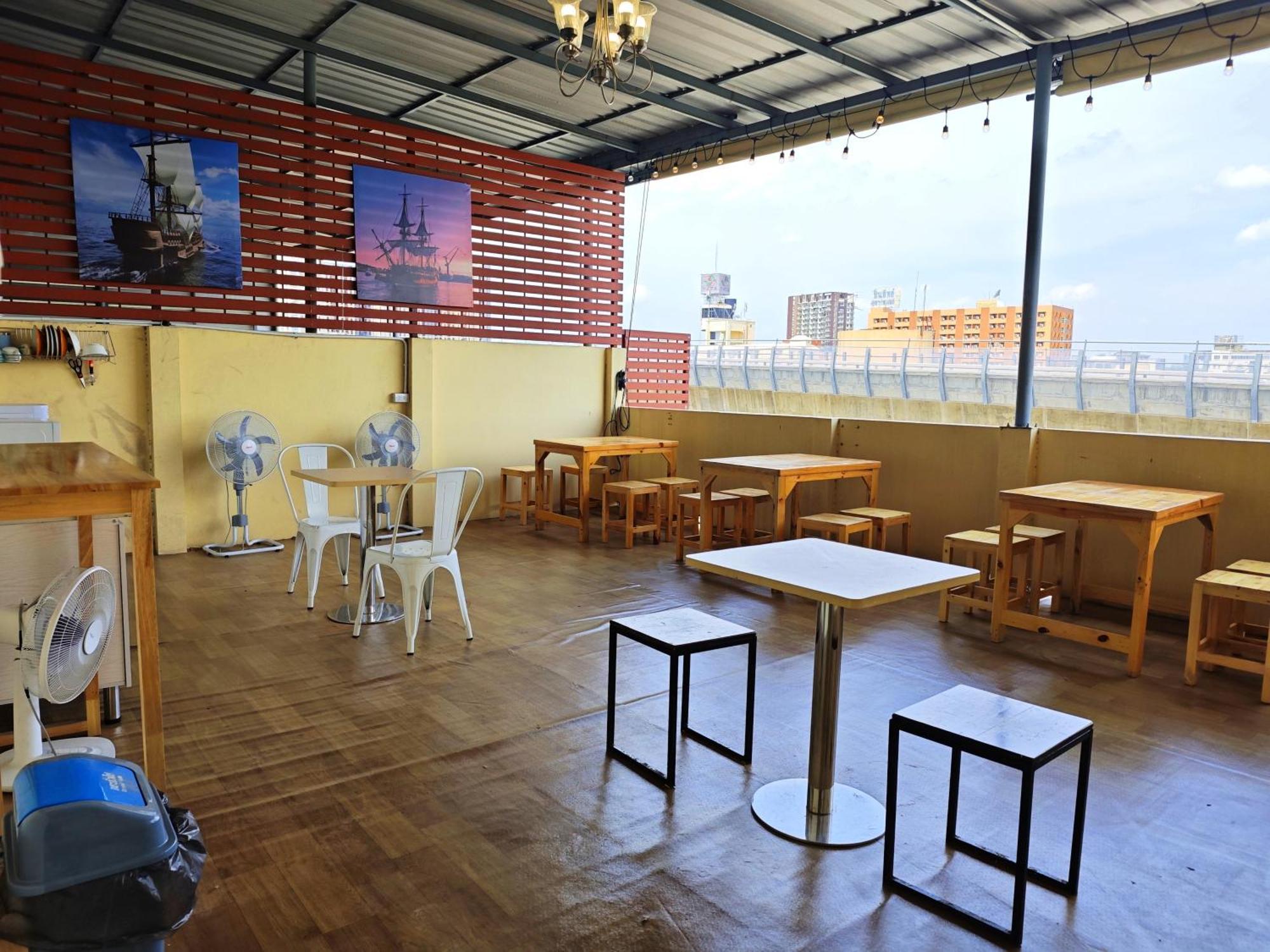 Latitude 13 & Breakfast 2* Bangkok